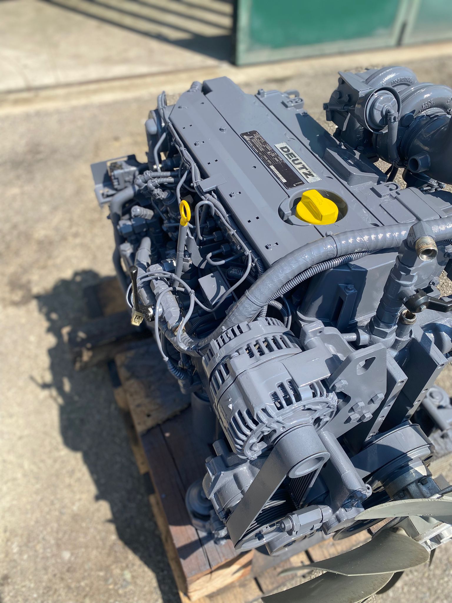 motore deutz revisionato con alternatore vista superiore